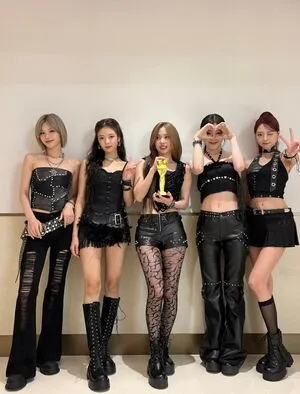 Itzy All In Us OnlyFans Leaked Free Thumbnail Picture - #YIsVExyS1n