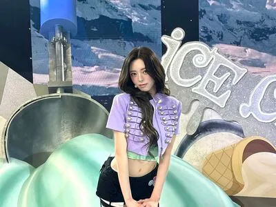 Itzy All In Us OnlyFans Leaked Free Thumbnail Picture - #cPCUpM220G