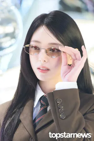 Itzy All In Us OnlyFans Leaked Free Thumbnail Picture - #dEnn0qX0U8