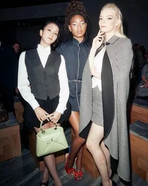 Itzy All In Us OnlyFans Leaked Free Thumbnail Picture - #kO4Ia6sydi