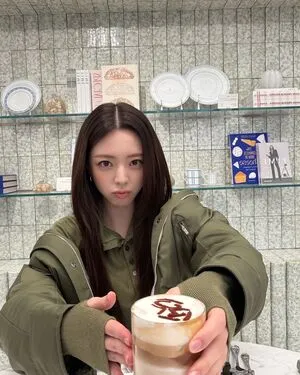 Itzy All In Us OnlyFans Leaked Free Thumbnail Picture - #m0GdRe9OE7