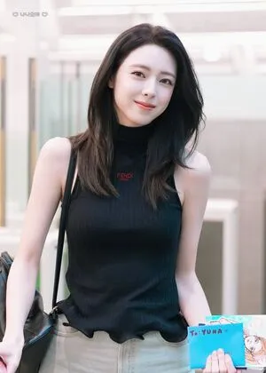 Itzy All In Us OnlyFans Leaked Free Thumbnail Picture - #pz0il7CpHk