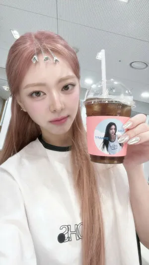 Itzy All In Us OnlyFans Leaked Free Thumbnail Picture - #r8uDT883fr