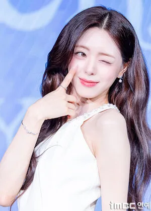 Itzy All In Us OnlyFans Leaked Free Thumbnail Picture - #rprKFDFVpU