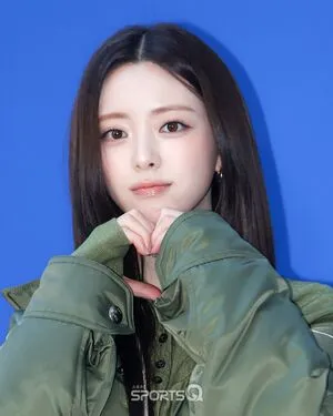 Itzy All In Us OnlyFans Leaked Free Thumbnail Picture - #tvc92EFQru