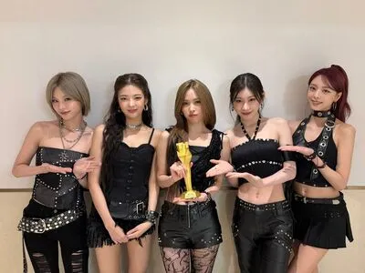 Itzy All In Us OnlyFans Leaked Free Thumbnail Picture - #uXy3p3CZlh