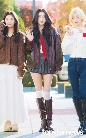 Itzy All In Us OnlyFans Leaked Free Thumbnail Picture - #wFGEf1eriF