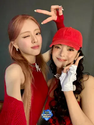 Itzy All In Us OnlyFans Leaked Free Thumbnail Picture - #wxeD6Qwirm