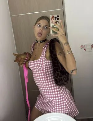 Ivasimmetria OnlyFans Leaked Free Thumbnail Picture - #9Q2ffa178M