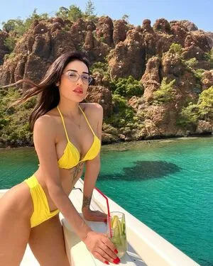 Iz Bendim OnlyFans Leaked Free Thumbnail Picture - #2bo1ohkGcl