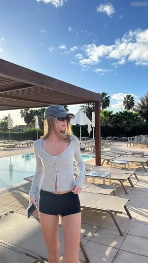 Iza And Elle OnlyFans Leaked Free Thumbnail Picture - #ZYnO4zUF9A