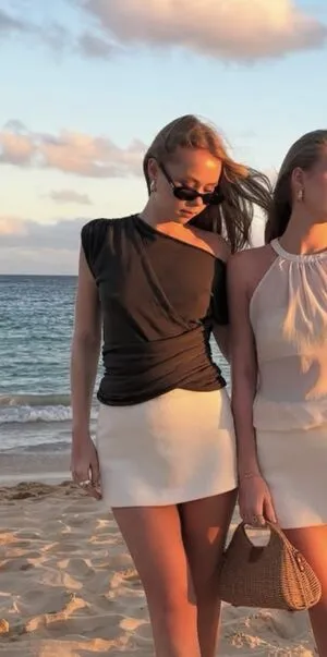 Iza And Elle OnlyFans Leaked Free Thumbnail Picture - #mH1a65chMH