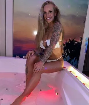 Iza Nijenhuis OnlyFans Leaked Free Thumbnail Picture - #AXhni8TSgm
