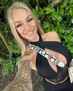 Iza Nijenhuis OnlyFans Leaked Free Thumbnail Picture - #a8tNNcXm80