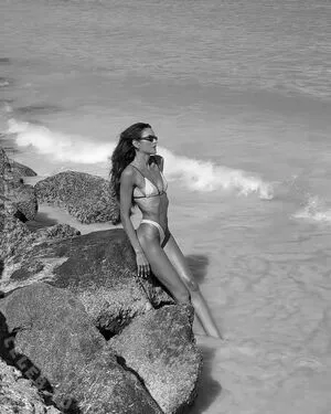 Izabel Goulart OnlyFans Leaked Free Thumbnail Picture - #EwLAFoAa3U