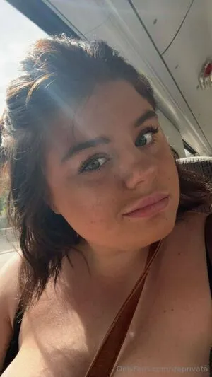 Izaprivata OnlyFans Leaked Free Thumbnail Picture - #BLVdHWBoCC