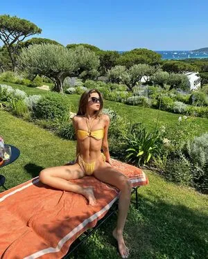 Izemnb OnlyFans Leaked Free Thumbnail Picture - #fiBadKFeWD