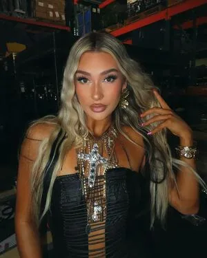 Izzi Dame OnlyFans Leaked Free Thumbnail Picture - #0VMxwV0Q99