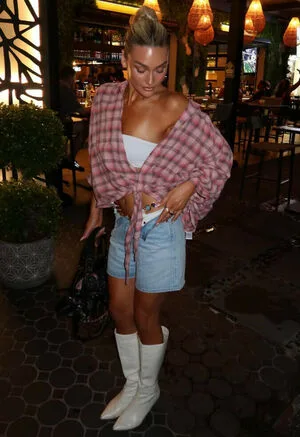 Izzi Dame OnlyFans Leaked Free Thumbnail Picture - #7bBfNnOePD