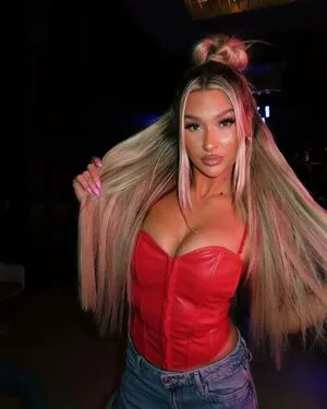Izzi Dame OnlyFans Leaked Free Thumbnail Picture - #F7oS8dozou