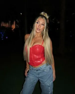 Izzi Dame OnlyFans Leaked Free Thumbnail Picture - #K9DDEKz0Nz