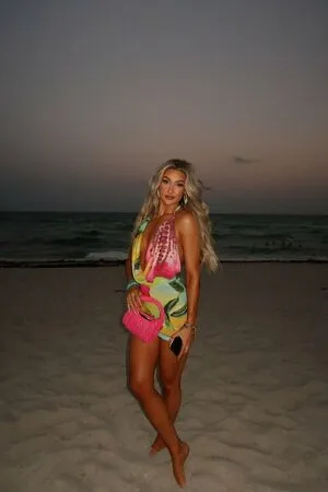 Izzi Dame OnlyFans Leaked Free Thumbnail Picture - #Q9CiGpNbet