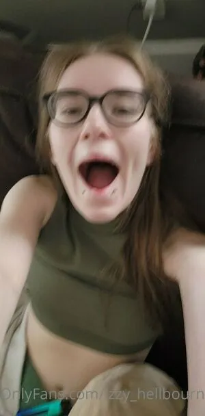 Izzy Hellbourne OnlyFans Leaked Free Thumbnail Picture - #LeCtRWbbct