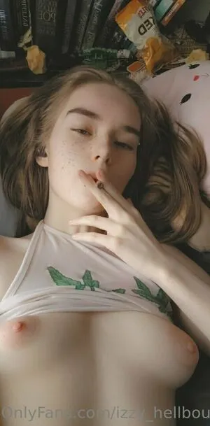 Izzy Hellbourne OnlyFans Leaked Free Thumbnail Picture - #p6btwEGX5c
