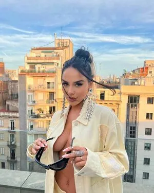 Izzy La Reina OnlyFans Leaked Free Thumbnail Picture - #9YvqBmzPZv