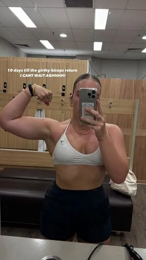 Izzy Swin OnlyFans Leaked Free Thumbnail Picture - #9pV526pn37
