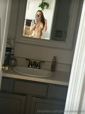 J3nyfrmtheblock OnlyFans Leaked Free Thumbnail Picture - #wh0xRbmbfo