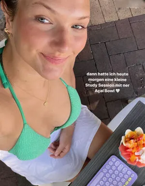 Jackie Alice Weiss OnlyFans Leaked Free Thumbnail Picture - #x1GswmmlOK