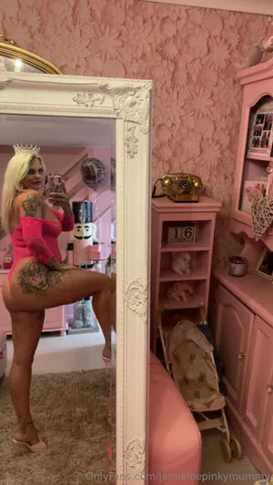 Jamieleepinkymummy OnlyFans Leaked Free Thumbnail Picture - #C6IeN81fso