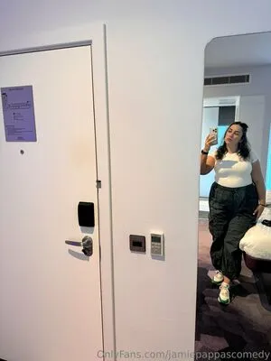 Jamiepappascomedy OnlyFans Leaked Free Thumbnail Picture - #gnShGF8t01