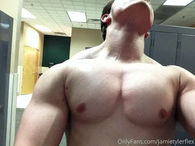 Jamietylerflex OnlyFans Leaked Free Thumbnail Picture - #rxenOb0mEr