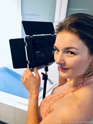 Janeyslifepeek OnlyFans Leaked Free Thumbnail Picture - #YhYZG6O9Qx