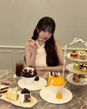 Jang Won Young OnlyFans Leaked Free Thumbnail Picture - #8E3HQco2fp