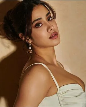 Janhvi Kapoor OnlyFans Leaked Free Thumbnail Picture - #RtCfTBKKu5