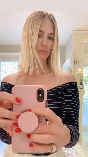 January Jones OnlyFans Leaked Free Thumbnail Picture - #GgJGPJ0rYH