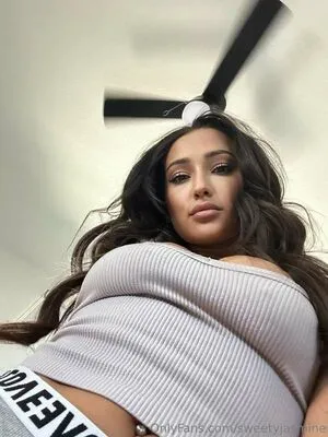 Jasmine OnlyFans Leaked Free Thumbnail Picture - #C933A3rFFo