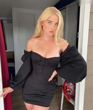 Jellina OnlyFans Leaked Free Thumbnail Picture - #0Y8mc7WcKy