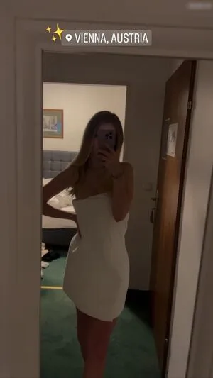 Jellina OnlyFans Leaked Free Thumbnail Picture - #4pYu9WICbF