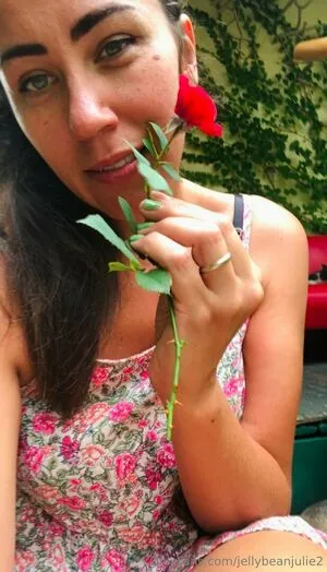 Jellybeanjulie2 OnlyFans Leaked Free Thumbnail Picture - #D8YWjedSUK