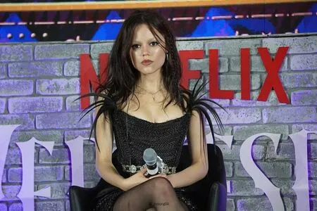 Jenna Ortega OnlyFans Leaked Free Thumbnail Picture - #EOYr64FfUe