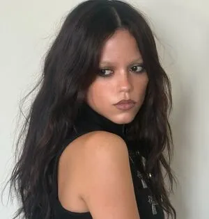Jenna Ortega OnlyFans Leaked Free Thumbnail Picture - #KAalwL8AMB