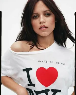 Jenna Ortega OnlyFans Leaked Free Thumbnail Picture - #tICV9B78k9