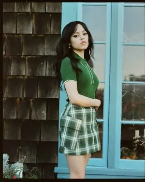 Jenna Ortega OnlyFans Leaked Free Thumbnail Picture - #y1KvVb9bee