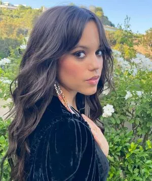 Jenna Ortega OnlyFans Leaked Free Thumbnail Picture - #4nklQr47z1