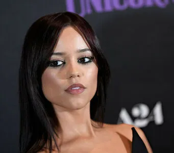 Jenna Ortega OnlyFans Leaked Free Thumbnail Picture - #ARvjV40TZK