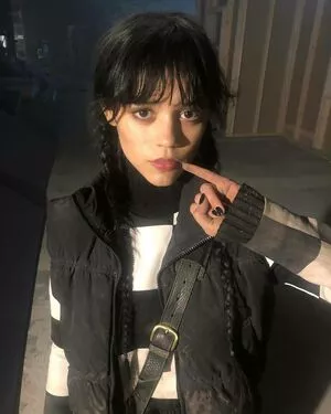 Jenna Ortega OnlyFans Leaked Free Thumbnail Picture - #W1Lq59xgZk